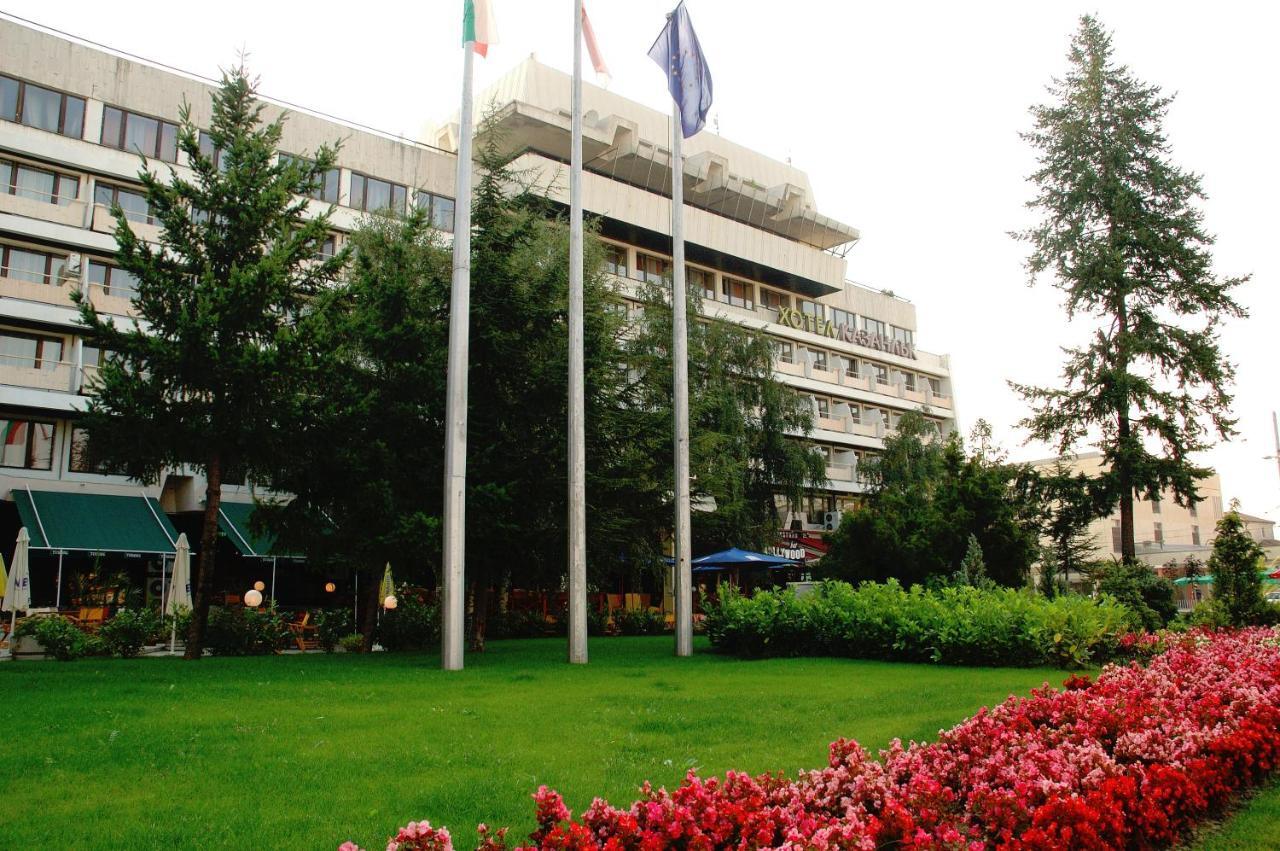 Хотел Казанлък Exterior foto
